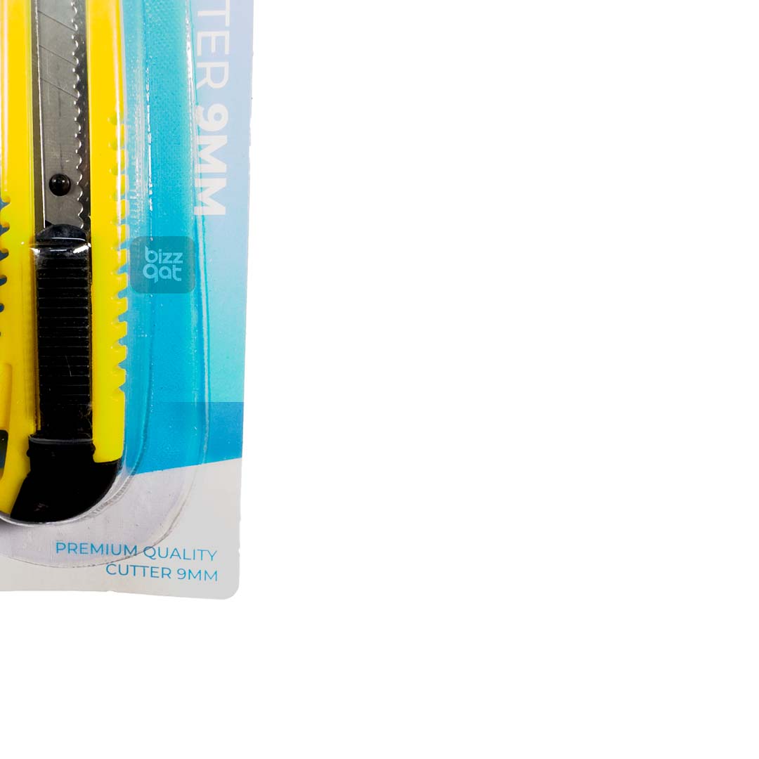 PANDA CUTTER SMALL 9MM PA-C91: Model: PA-C91 Blade size: 9mm Blade material: Carbon steel Body material: Plastic Blade locking mechanism